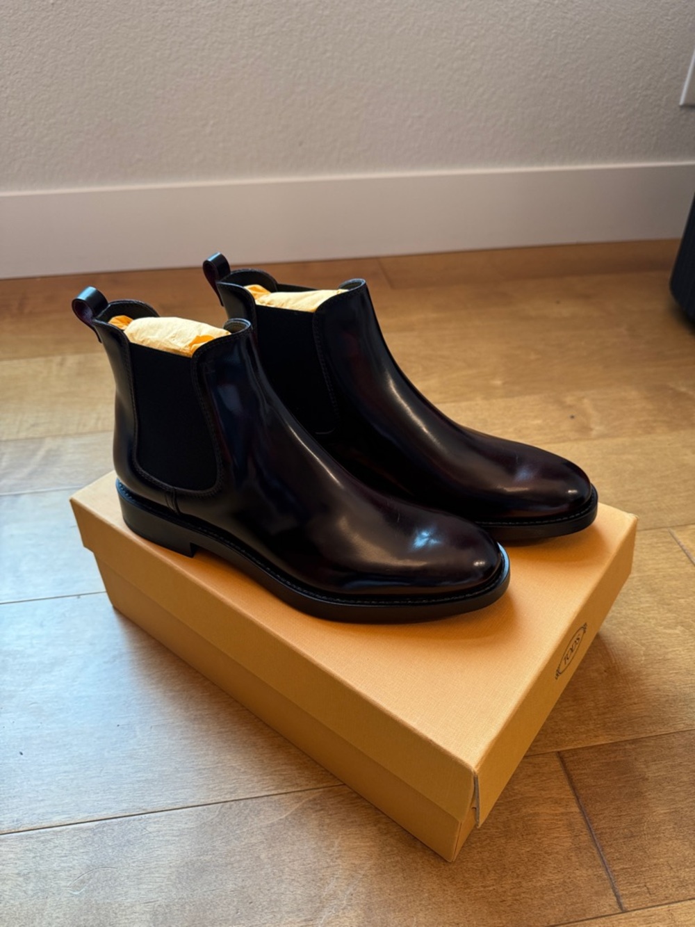 Tod's Men's Black Leather Chelsea Boots